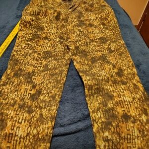 Gloria Vanderbilt Plaid Pants in Brown and Gold